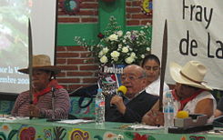 Don Samuel Ruiz con militantes de Evenco en 200p