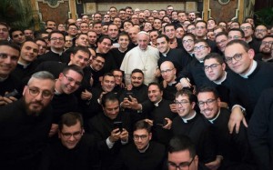El papa con los seminaristas de Puglia  hace pocos días